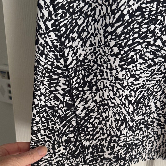 Athleta Patterned Short Sleeve Athletic Top M - Picture 16 of 16